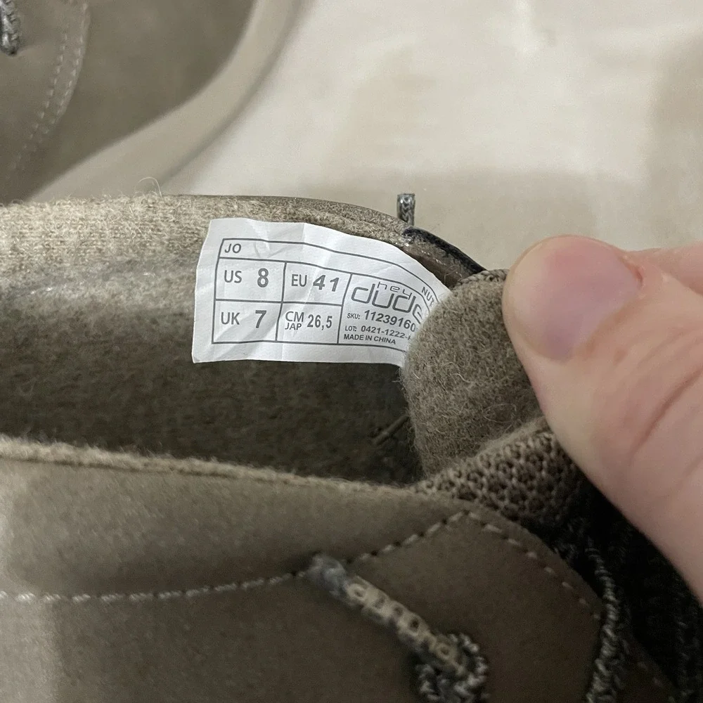 Hey Dude Jo Wally Mid Suede Chukka Boots Men's Size 8 Gray Lightweight Ankle‎